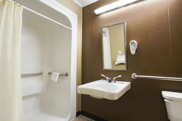  - Microtel Inn by Wyndham Columbia - I-20, Exit 74