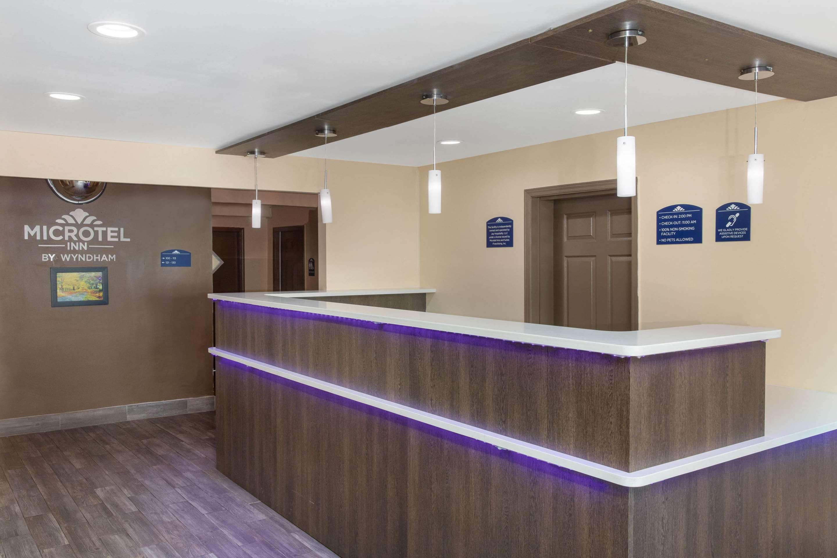Lobby | Microtel Inn & Suites by Wyndham Columbia/Fort Jackson N