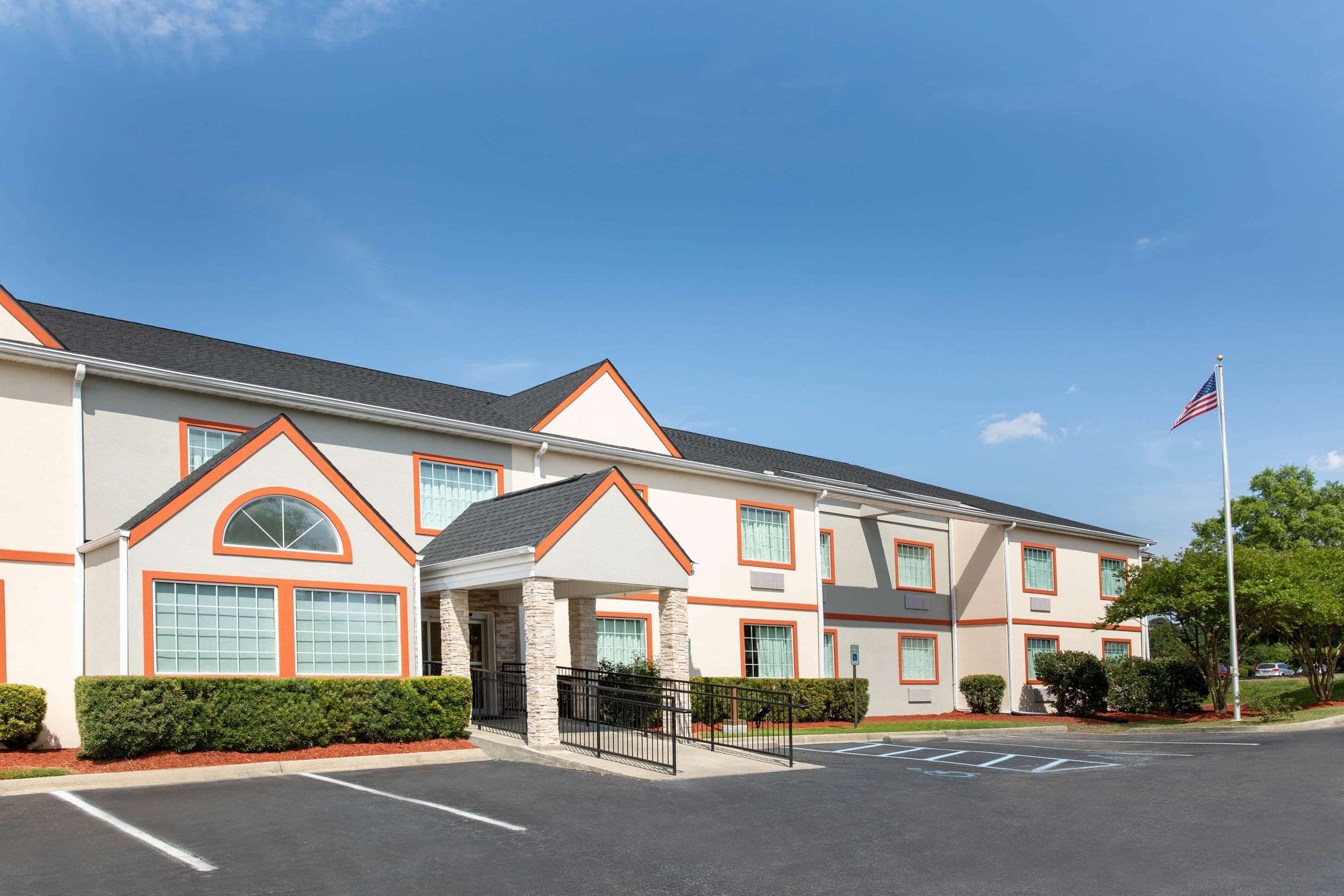 Exterior | Microtel Inn & Suites by Wyndham Columbia/Fort Jackson N