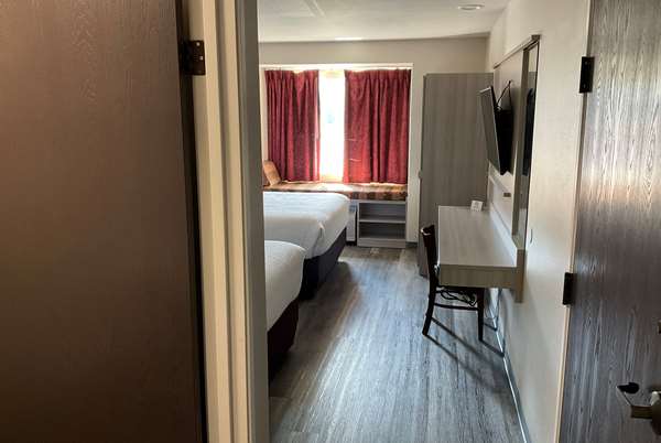  - Microtel Inn & Suites by Wyndham Clarksville - I-24, Exit 4