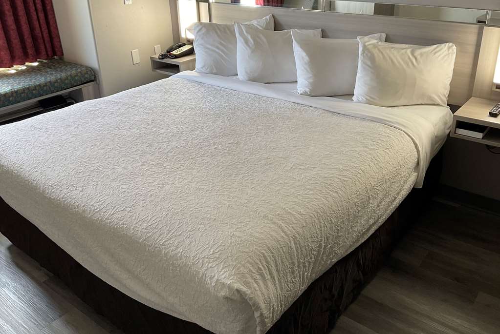 MICROTEL INN & SUITES BY WYNDHAM CL-guestroom-Guest Room,Suite,On-Site.jpg