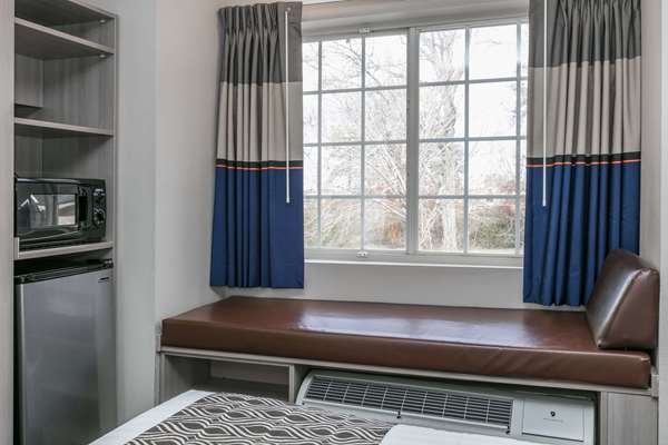  - Microtel Inn & Suites by Wyndham Lafayette - I-10, Exit 100