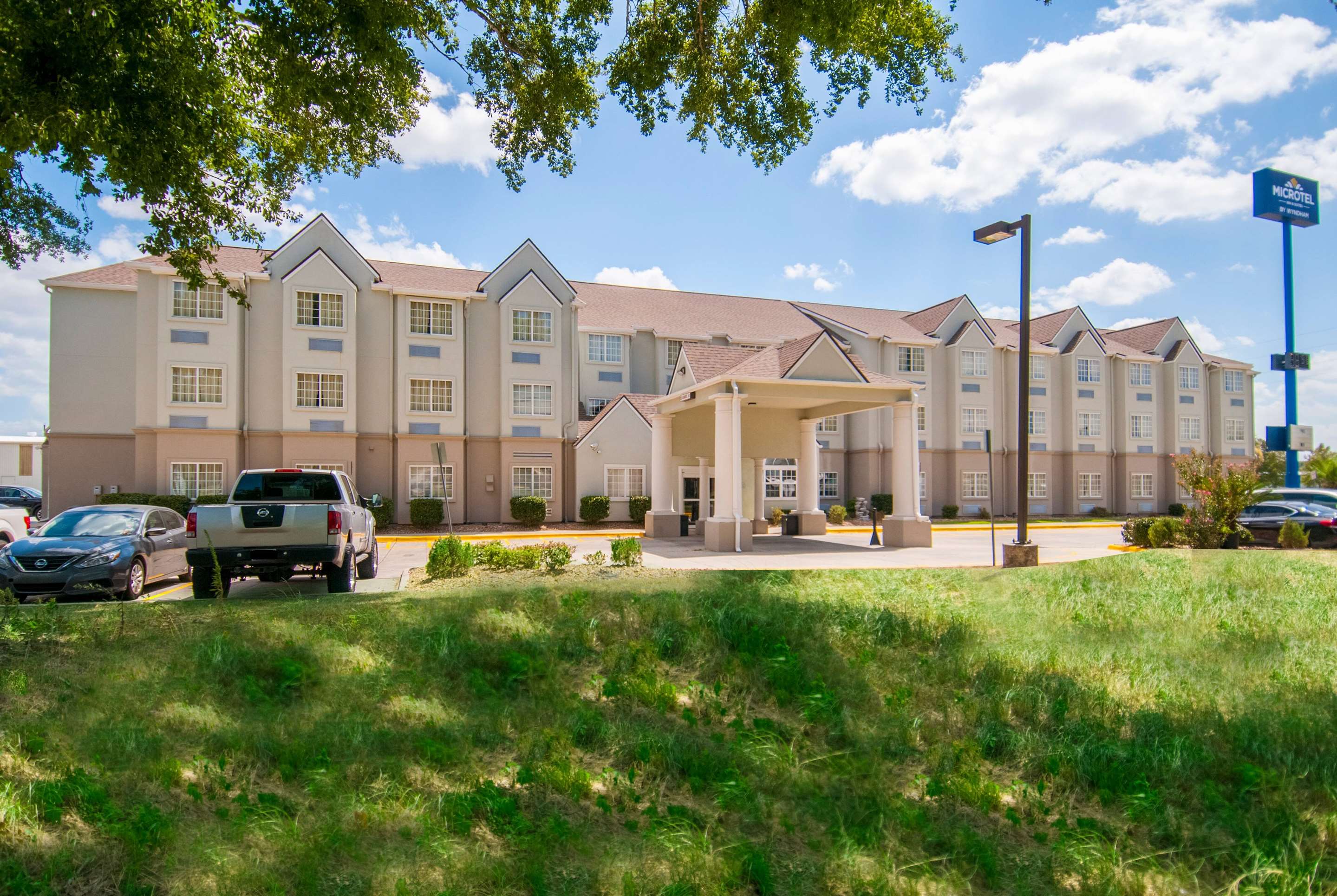 Exterior | Microtel Inn & Suites by Wyndham Scott/Lafayette