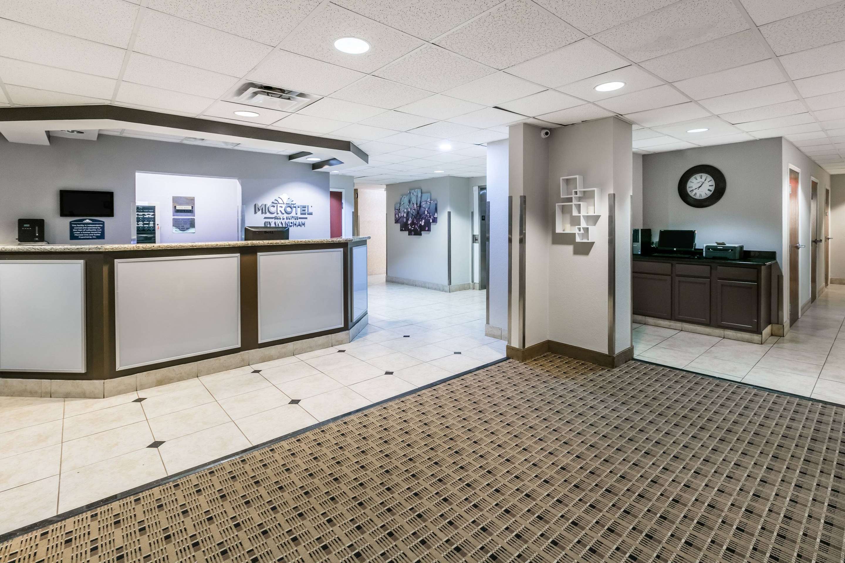 Lobby | Microtel Inn & Suites by Wyndham Scott/Lafayette