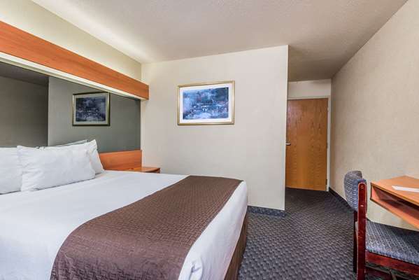  - Microtel Inn & Suites by Wyndham Bethel - I-84, Exit 8