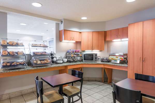  - Microtel Inn & Suites by Wyndham Bethel - I-84, Exit 8