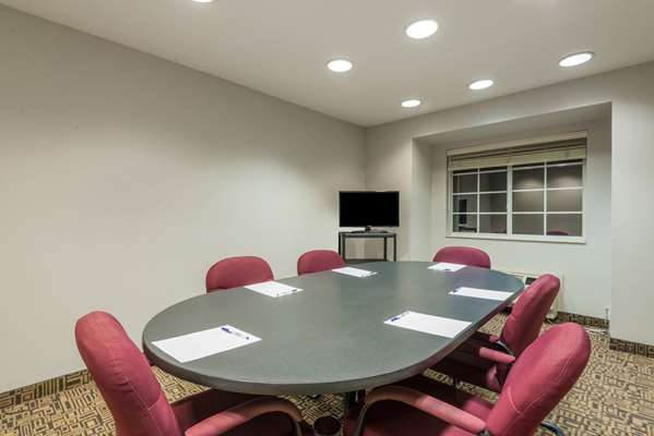  - Microtel Inn & Suites by Wyndham Bethel - I-84, Exit 8