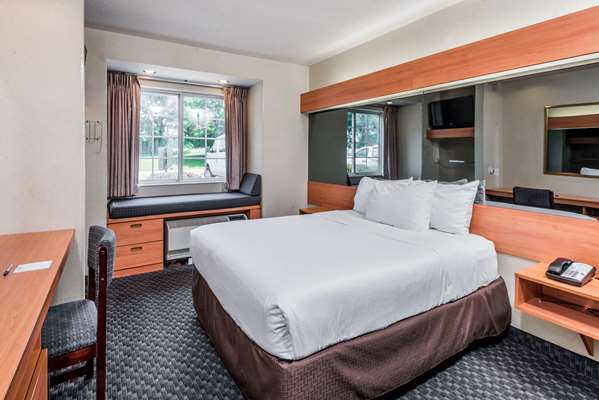  - Microtel Inn & Suites by Wyndham Bethel - I-84, Exit 8