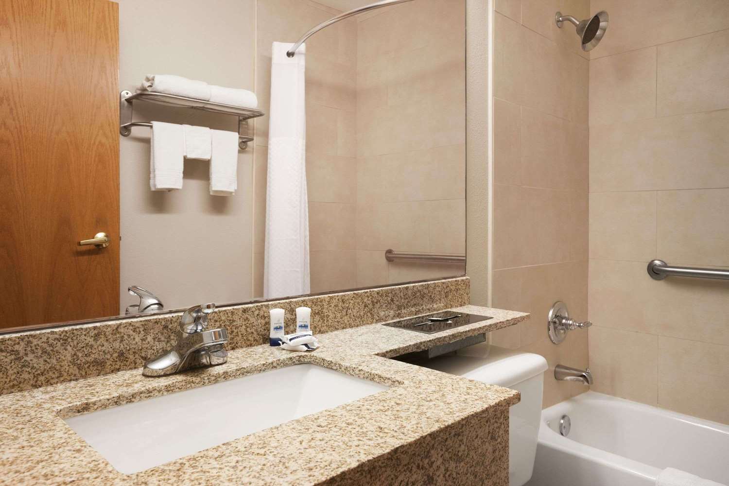 Microtel Inn By Wyndham Albany Airport Latham Ny See S Room Microtel Inn By Wyndham Albany Airport Latham