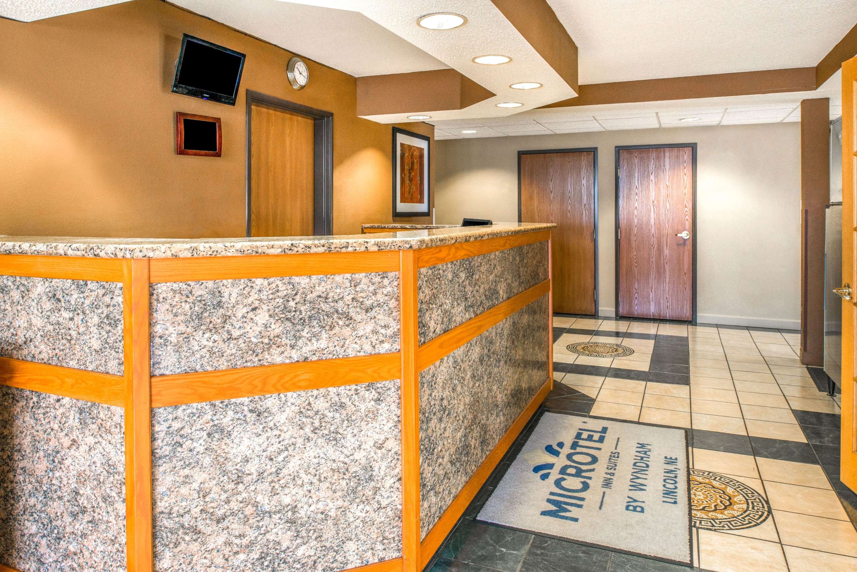 Front Desk | Microtel Inn & Suites Lincoln