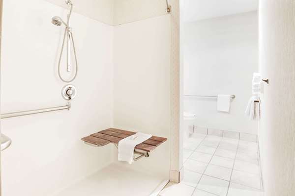  - Microtel Inn by Wyndham Greensboro - I-40, Exit 214