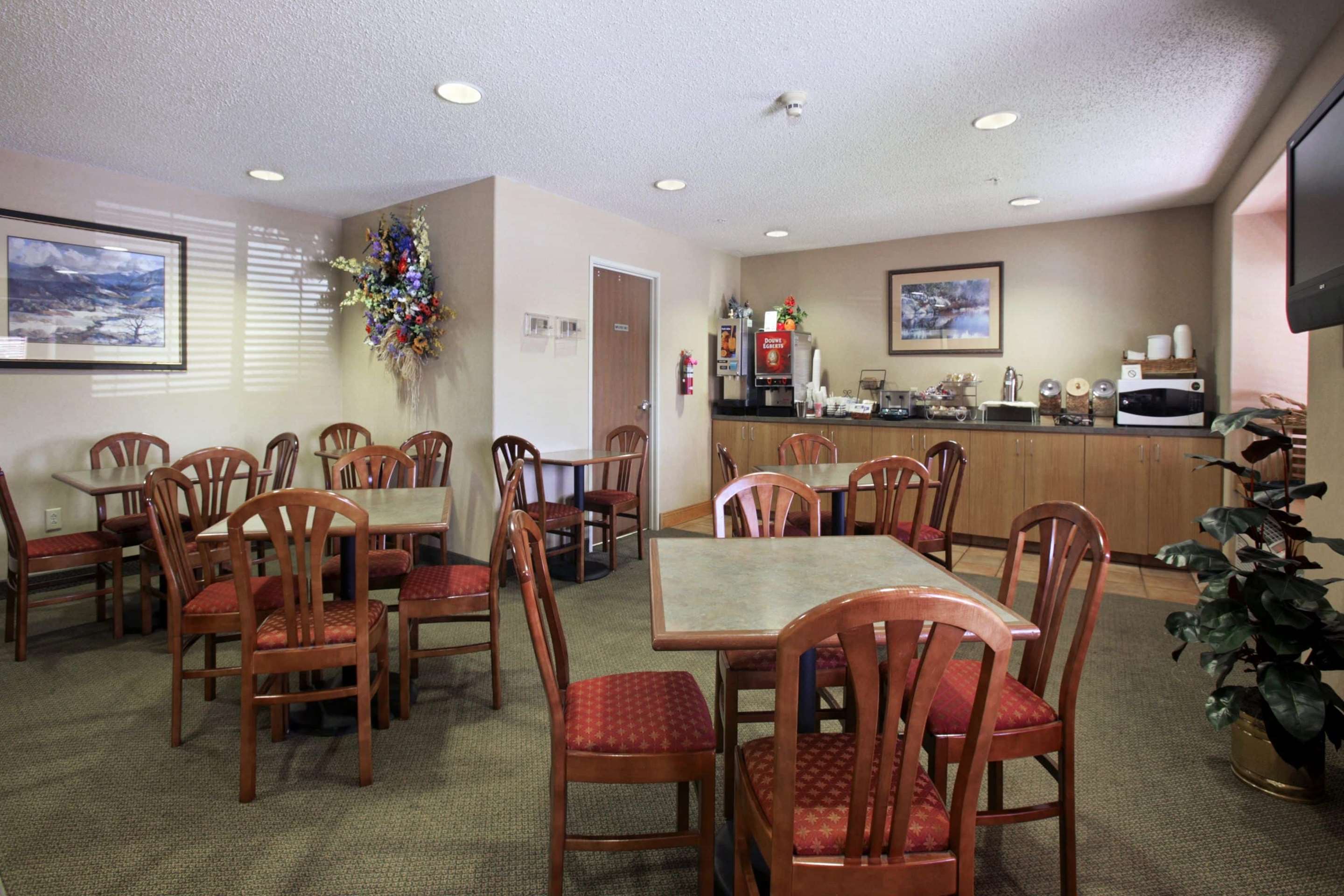Pool | Microtel Inn & Suites by Wyndham Detroit Roseville