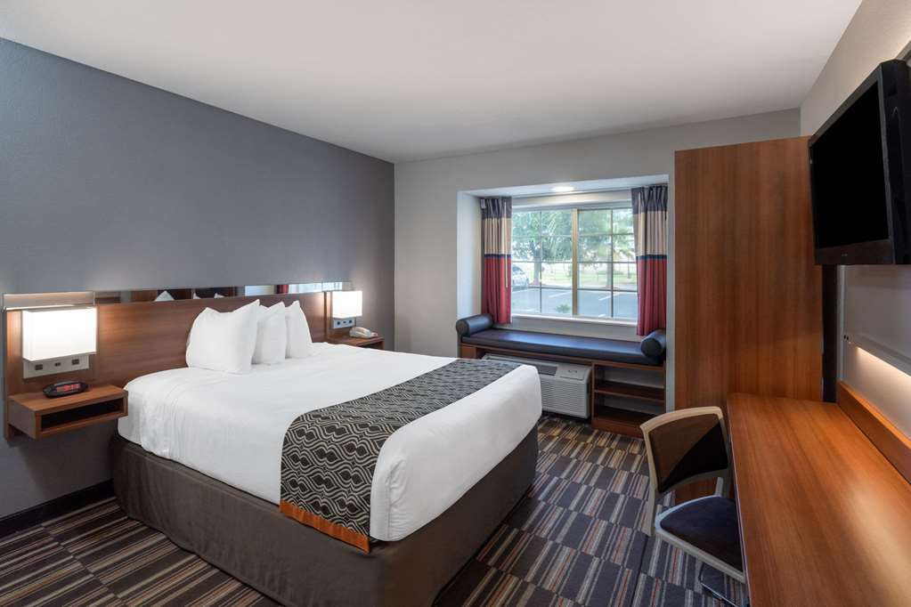 MICROTEL INN & SUITES BY WYNDHAM PO-guestroom-Guest Room,On-Site.jpg