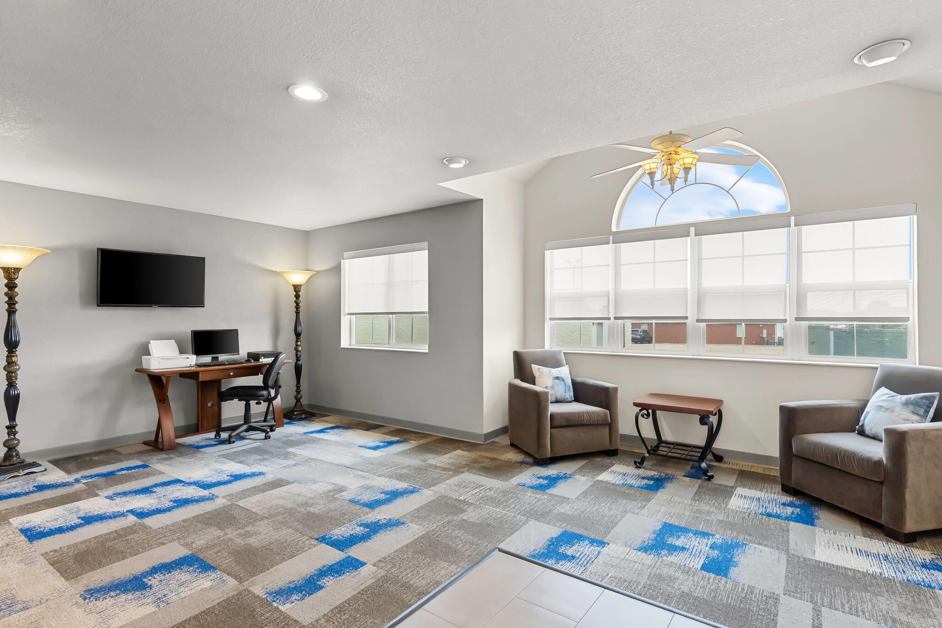 Lobby | Microtel Inn & Suites by Wyndham Sainte Genevieve