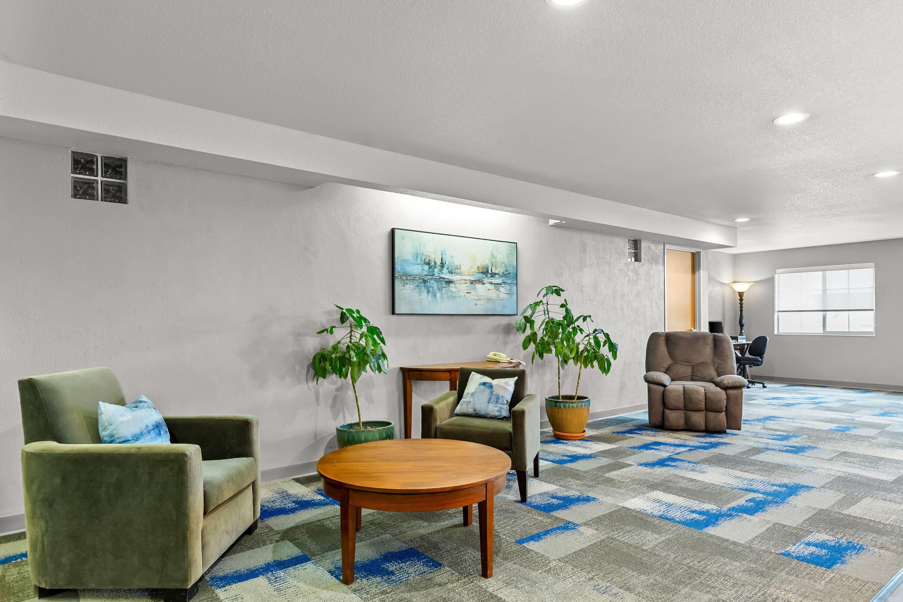 Lobby | Microtel Inn & Suites by Wyndham Sainte Genevieve