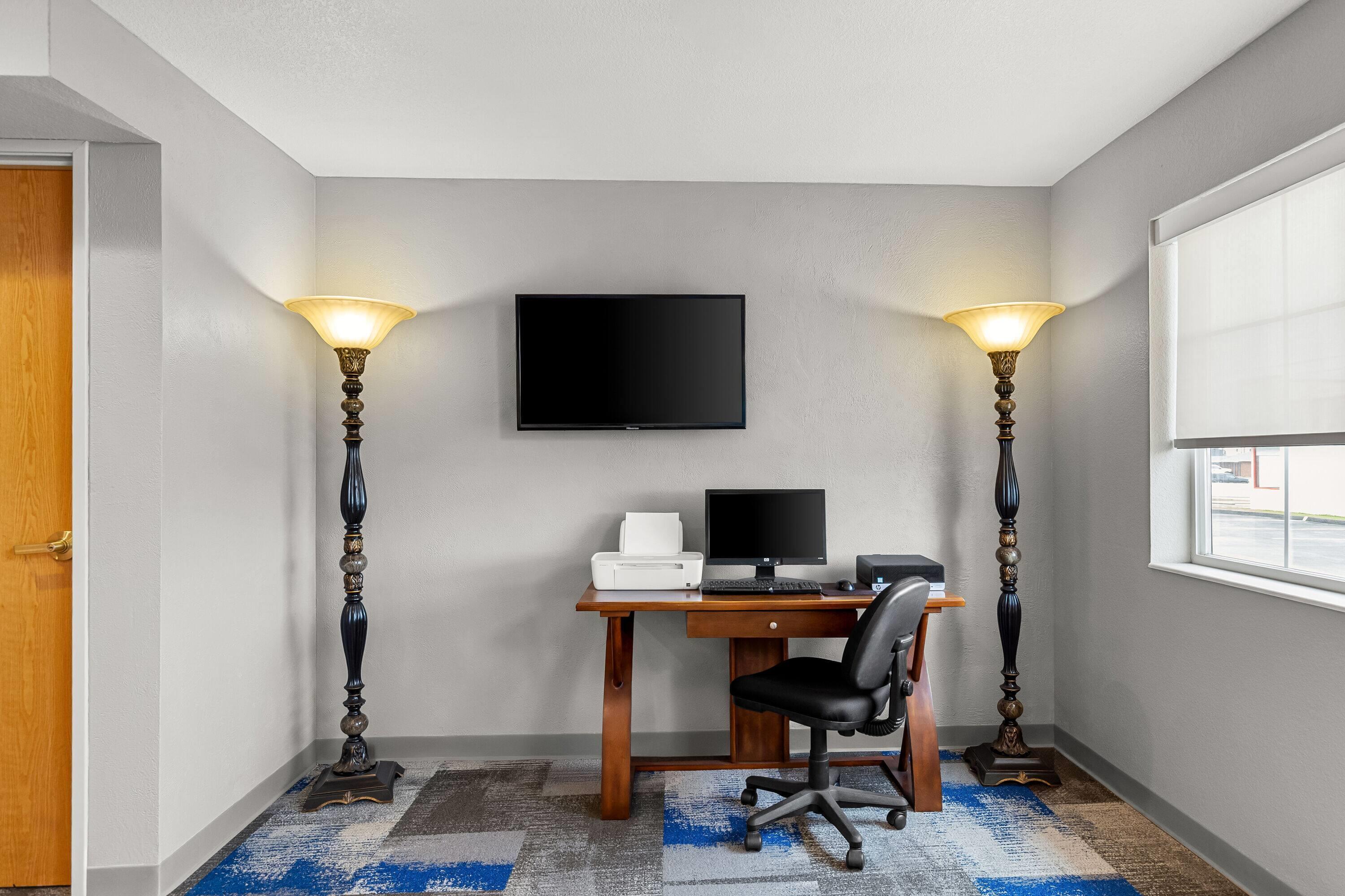 Business Center | Microtel Inn & Suites by Wyndham Sainte Genevieve