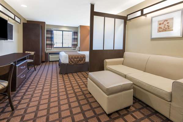 Suite - Microtel Inn & Suites by Wyndham North Canton