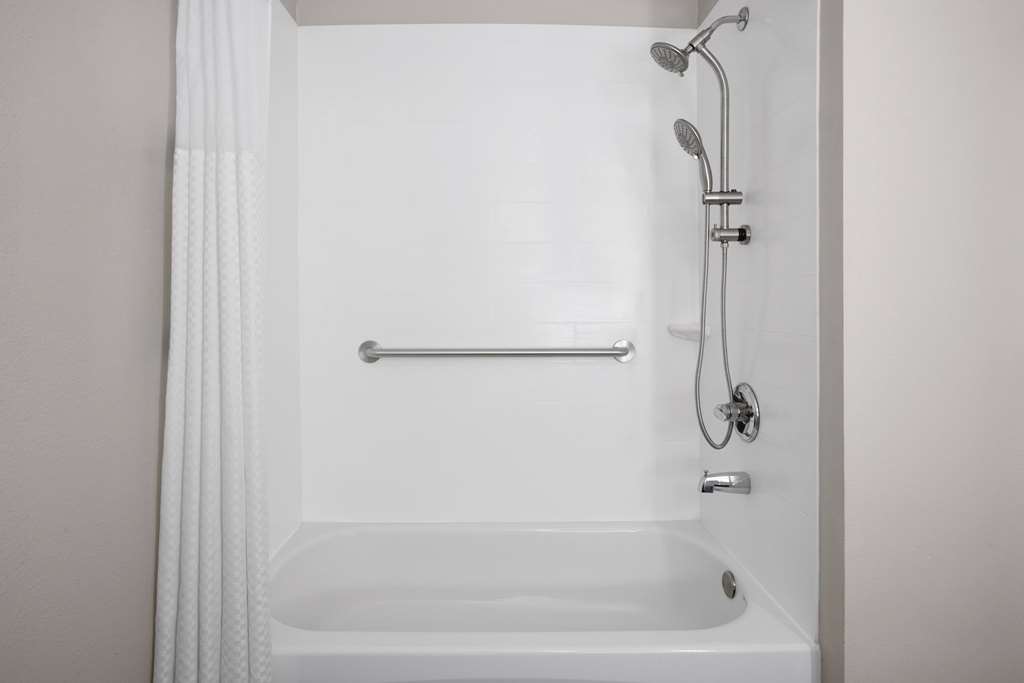 MICROTEL INN & SUITES BY WYNDHAM RA-guestroom-Guest Room,Bathroom,Accessibility,On-Site.jpg