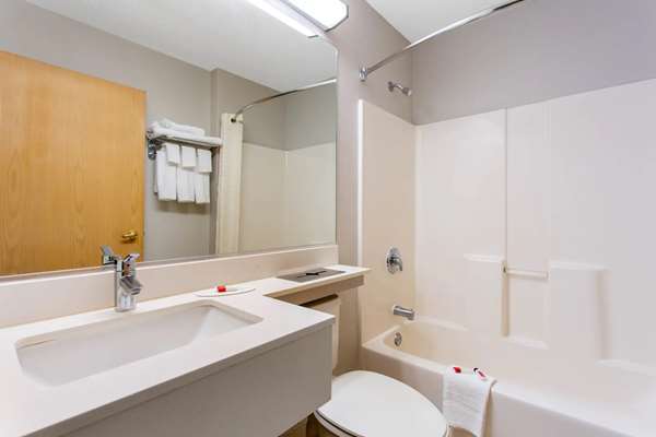  - Microtel Inn & Suites by Wyndham Airport Philadelphia - I-95, Exit 10 & 12B