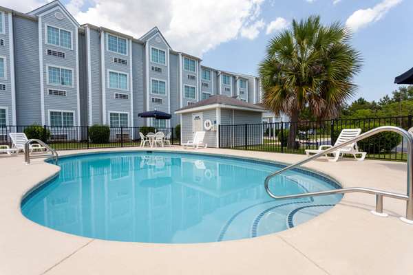 Pool - Microtel Inn & Suites by Wyndham Gulf Shores