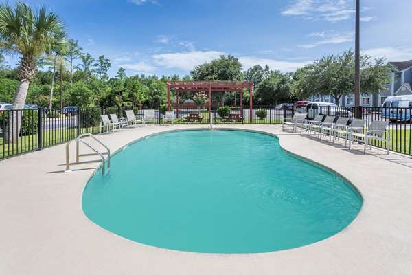 Pool - Microtel Inn & Suites by Wyndham Gulf Shores