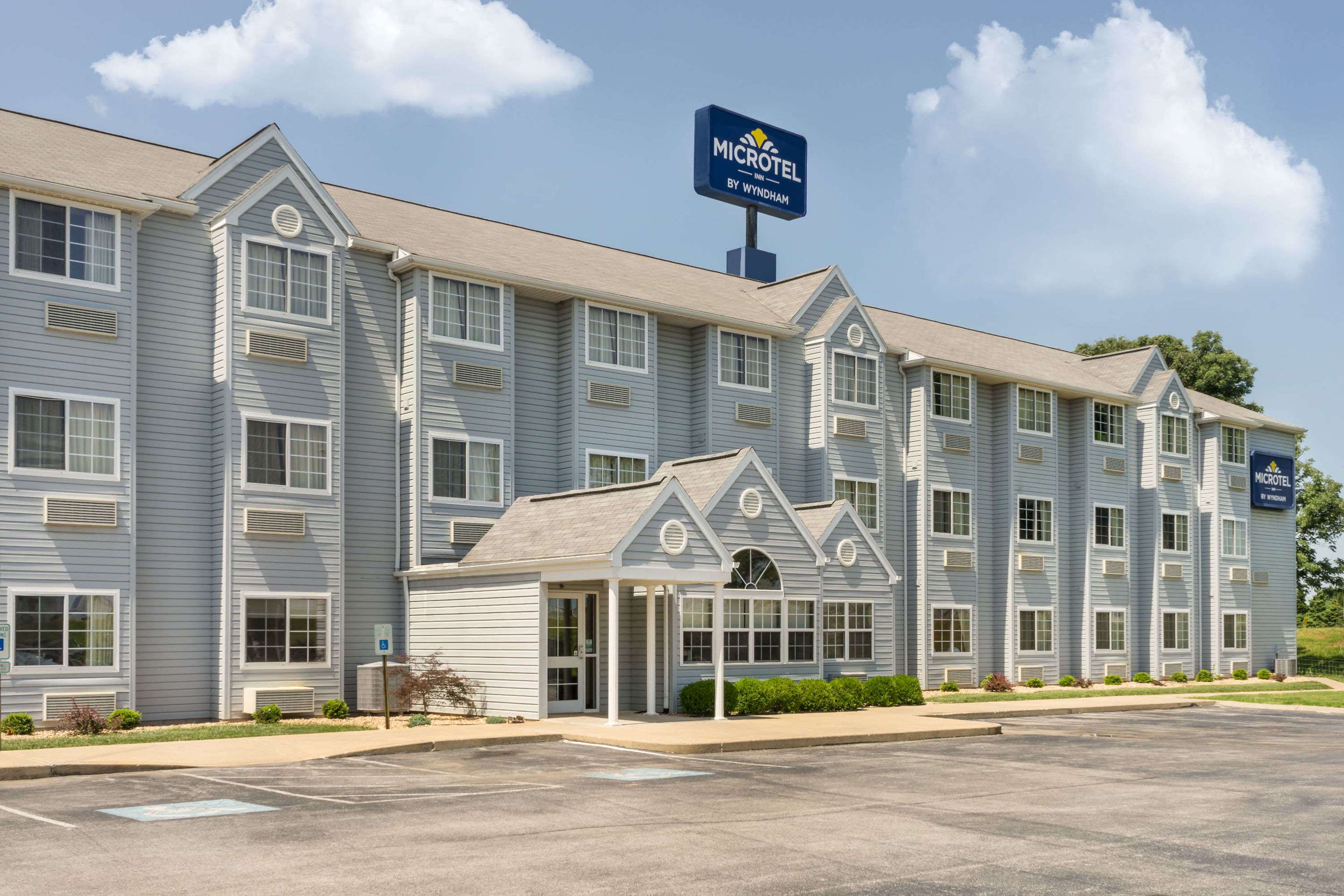 Exterior | Microtel Inn by Wyndham Bowling Green