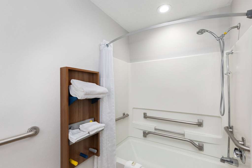 MICROTEL INN BOWLING GREEN KY-guestroom-Guest Room,Bathroom,Accessibility,On-Site.jpg
