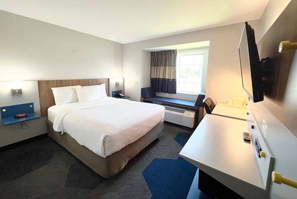  - Microtel Inn by Wyndham Janesville - I-39 & I-90, Exit 171B