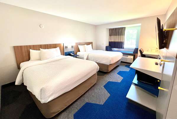  - Microtel Inn by Wyndham Janesville - I-39 & I-90, Exit 171B
