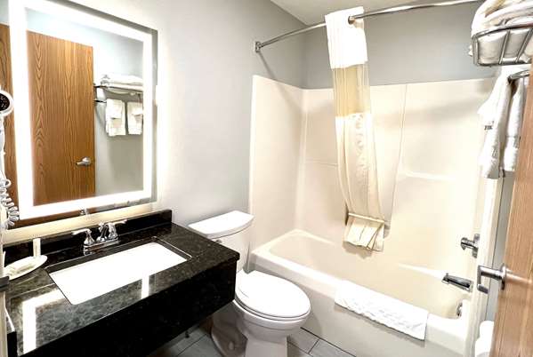  - Microtel Inn by Wyndham Janesville - I-39 & I-90, Exit 171B