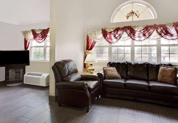  - Microtel Inn by Wyndham Madison - I-39, I-90 & I-94, Exit 135