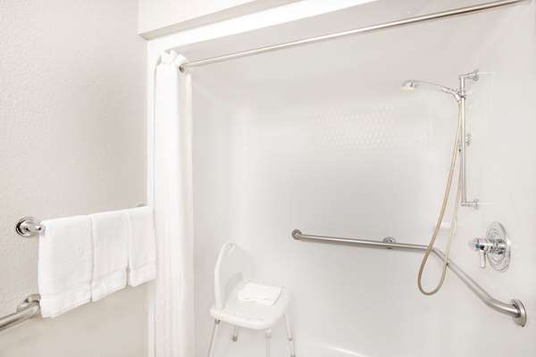  - Microtel Inn & Suites by Wyndham Ames - I-35, Exit 111