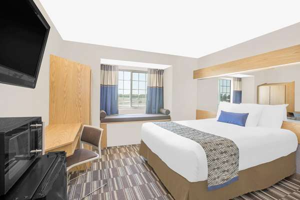 - Microtel Inn & Suites by Wyndham Ames - I-35, Exit 111