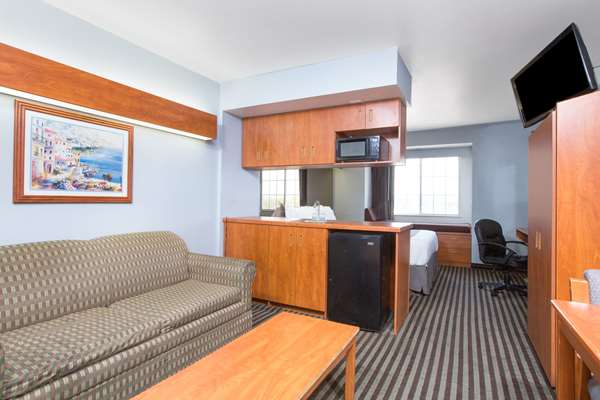 Suite - Microtel Inn & Suites by Wyndham Garland - I-635, Exit 11B