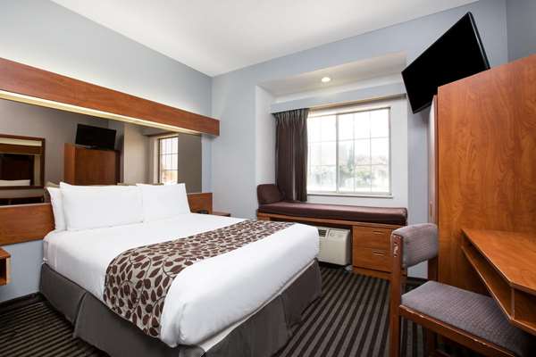  - Microtel Inn & Suites by Wyndham Garland - I-635, Exit 11B