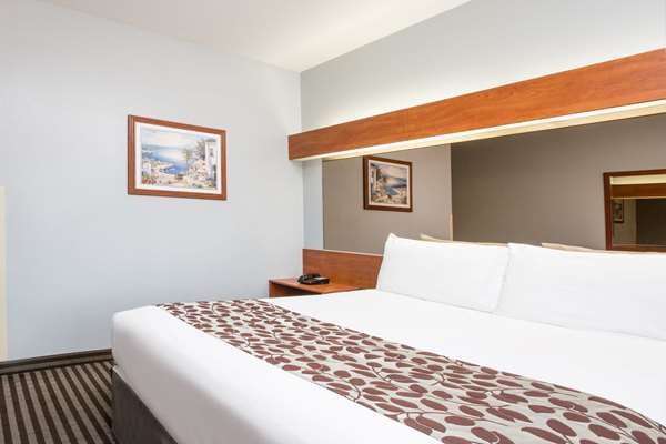 - Microtel Inn & Suites by Wyndham Garland - I-635, Exit 11B