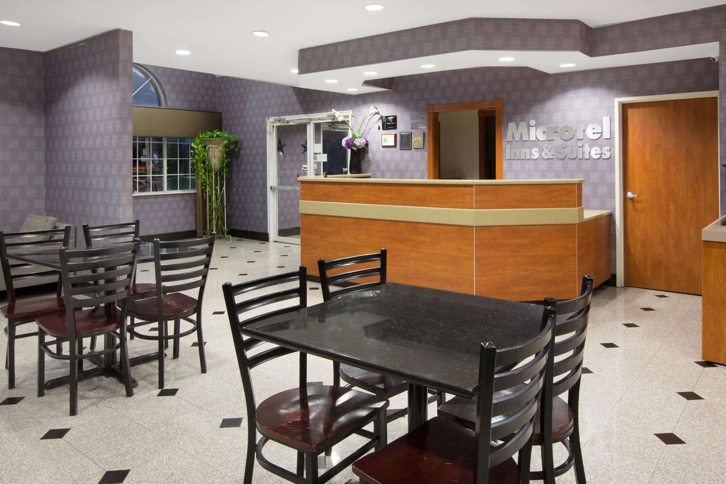 Front Desk | Microtel Inn & Suites by Wyndham Garland/Dallas