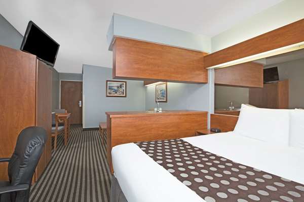 Suite - Microtel Inn & Suites by Wyndham Garland - I-635, Exit 11B