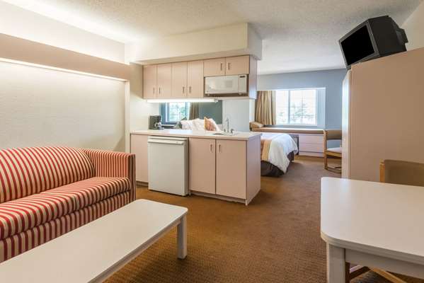 Suite - Microtel Inn & Suites by Wyndham Airport Kansas City - I-29, Exit 13