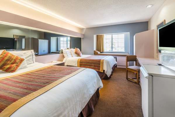  - Microtel Inn & Suites by Wyndham Airport Kansas City - I-29, Exit 13