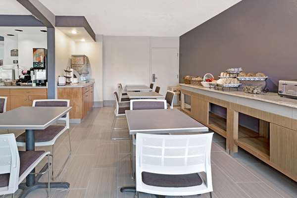  - Microtel Inn by Wyndham Airport Denver