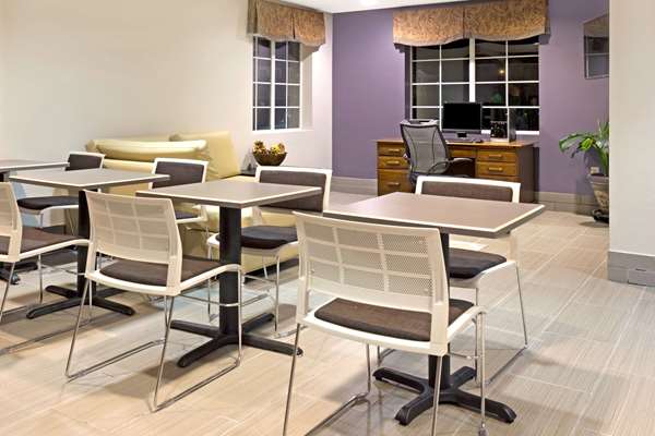  - Microtel Inn by Wyndham Airport Denver