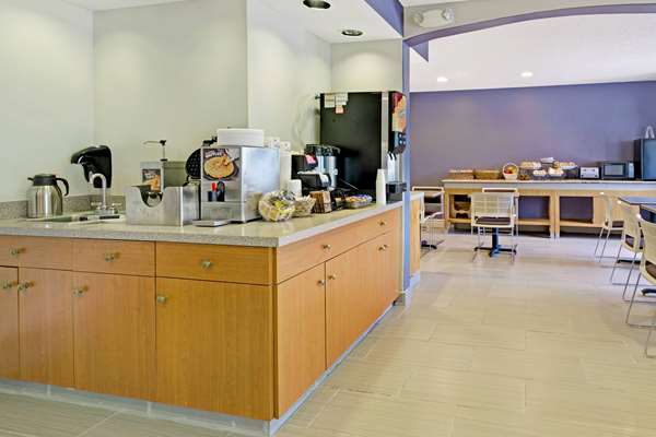  - Microtel Inn by Wyndham Airport Denver