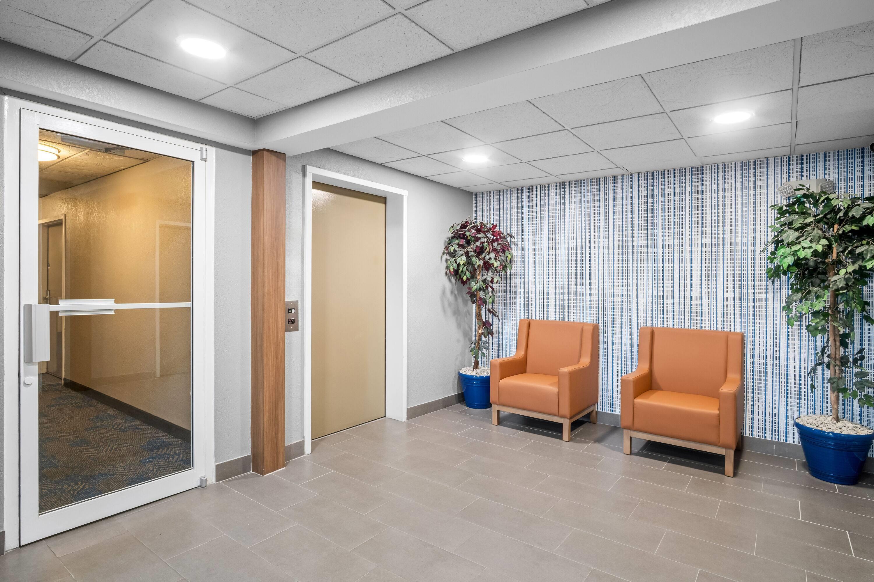 Lobby | Microtel Inn by Wyndham Georgetown