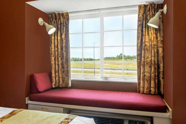  - Microtel Inn by Wyndham Cottondale - I-20 & I-59, Exit 77