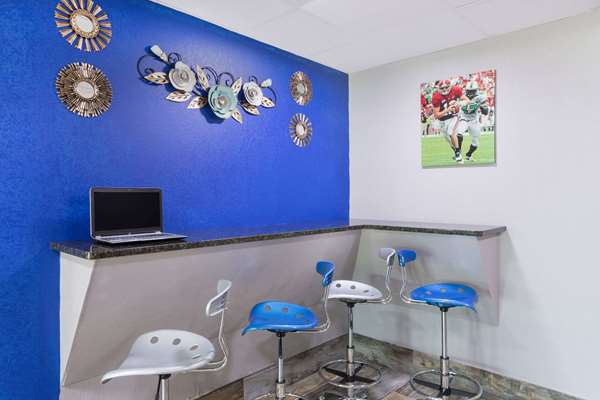 Conference Area - Microtel Inn by Wyndham Cottondale - I-20 & I-59, Exit 77