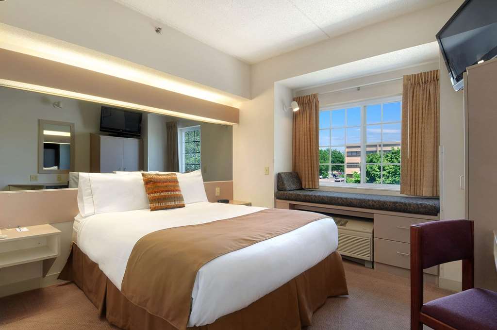 MT BLOOMINGTON MSP AIRPORT-guestroom-Guest Room,On-Site.jpg
