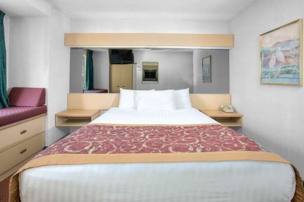  - Microtel Inn by Wyndham Gallup - I-40, Exit 16