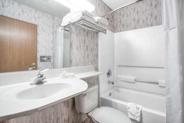  - Microtel Inn by Wyndham Gallup - I-40, Exit 16