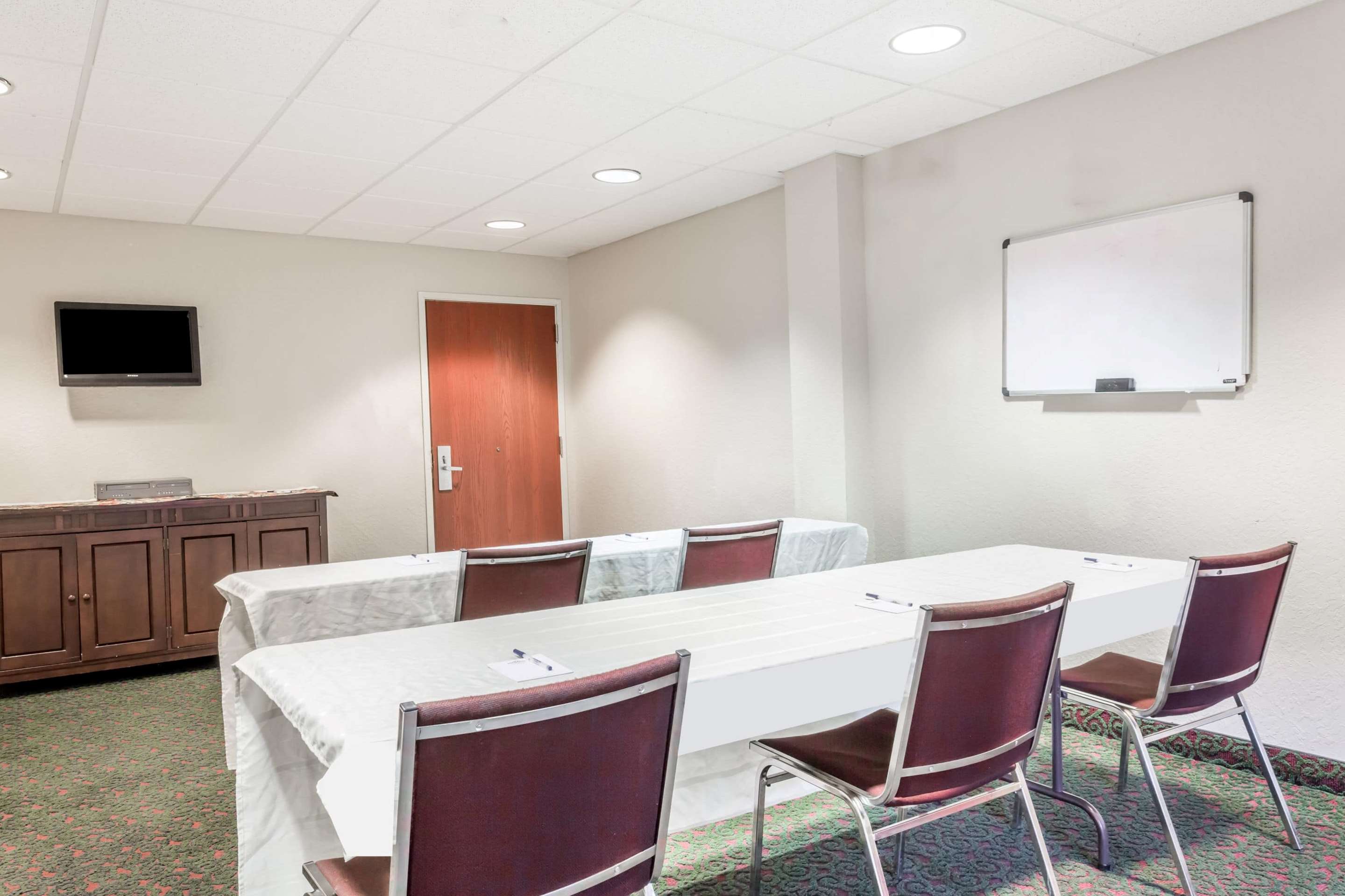 Meeting Room | Microtel Inn & Suites by Wyndham Marianna